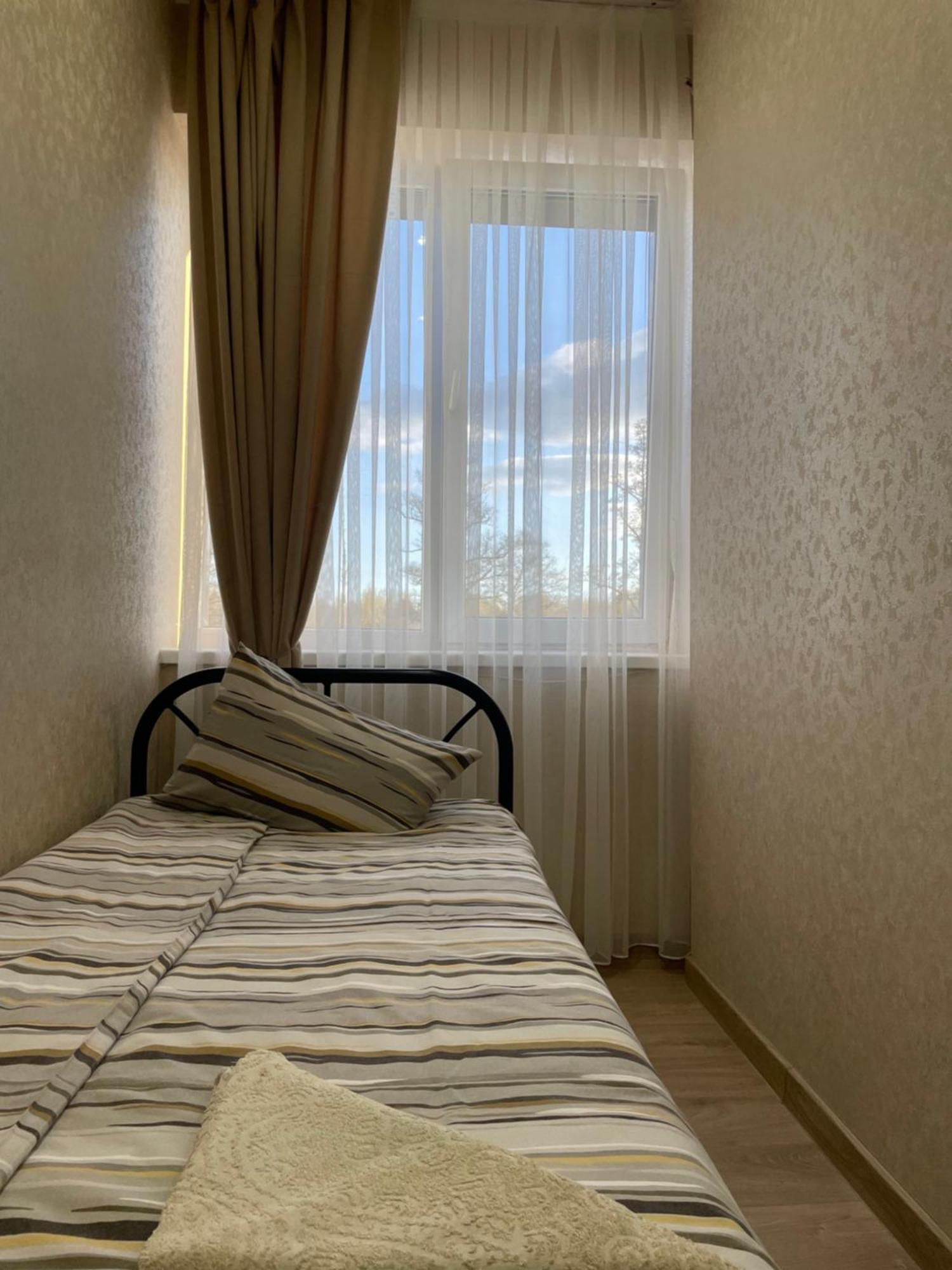 Mini Hotel Leon Lalovo Bagian luar foto