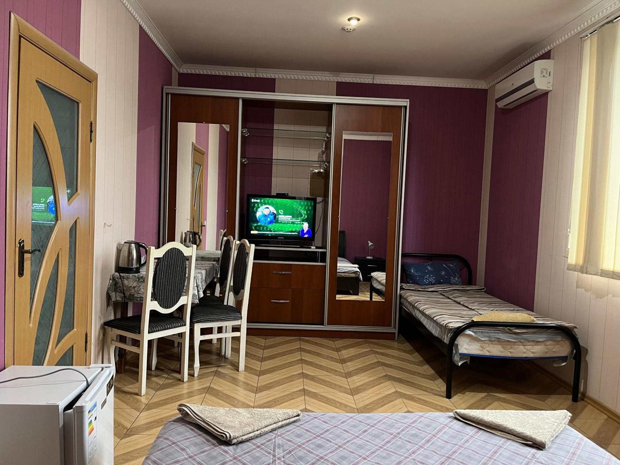 Mini Hotel Leon Lalovo Bagian luar foto