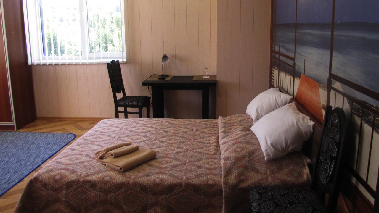 Mini Hotel Leon Lalovo Bagian luar foto