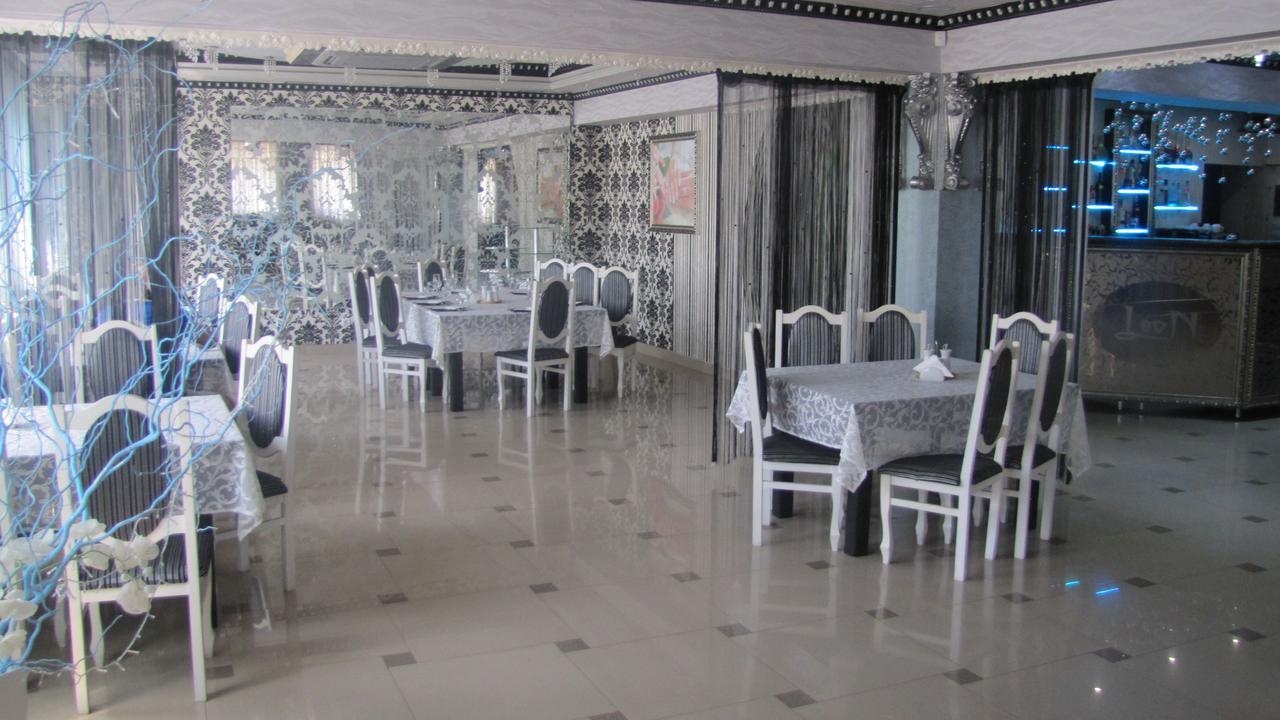 Mini Hotel Leon Lalovo Bagian luar foto