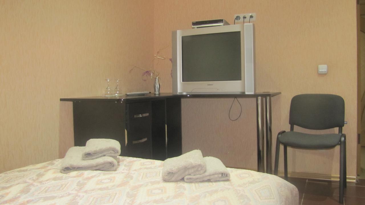 Mini Hotel Leon Lalovo Bagian luar foto