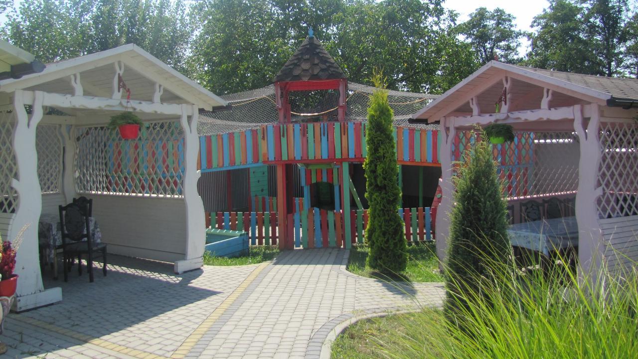 Mini Hotel Leon Lalovo Bagian luar foto