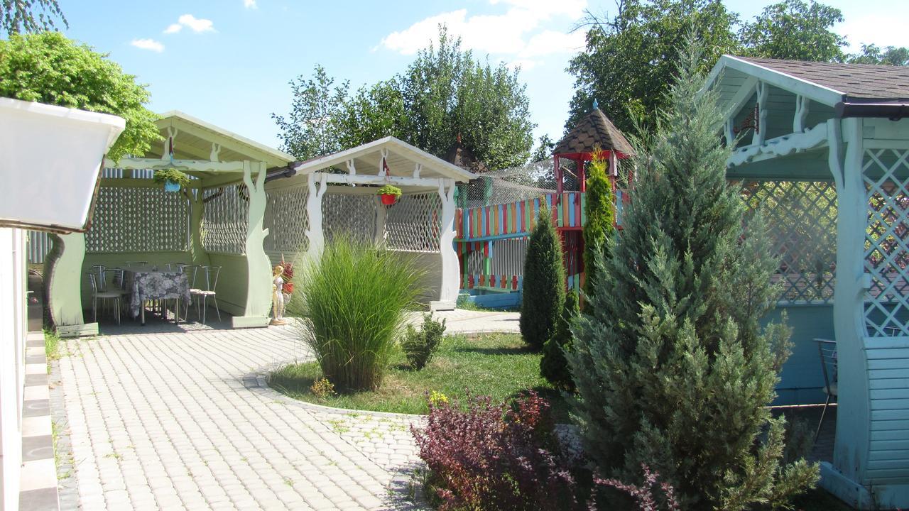 Mini Hotel Leon Lalovo Bagian luar foto